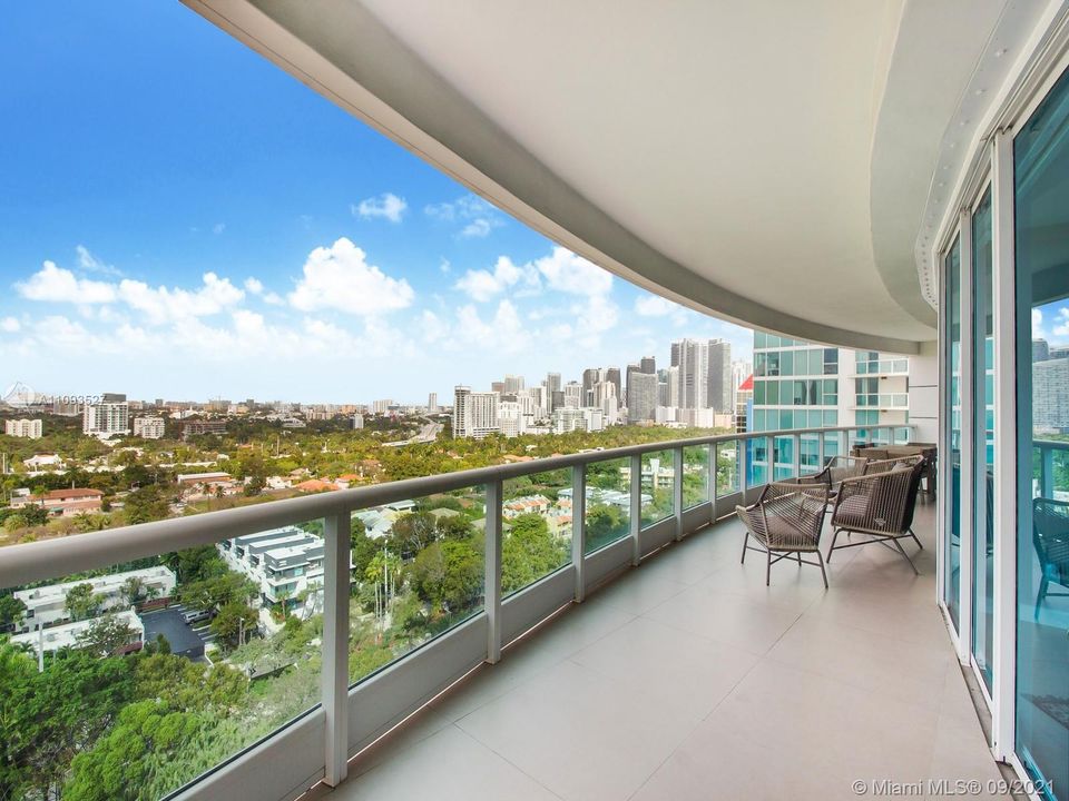 Recently Sold: $750,000 (2 beds, 2 baths, 1210 Square Feet)