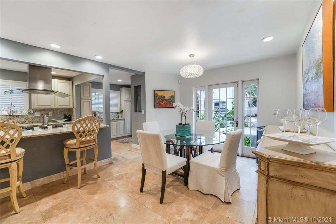 Recently Sold: $3,250,000 (3 beds, 2 baths, 2827 Square Feet)