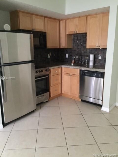 Recently Rented: $1,575 (1 beds, 1 baths, 616 Square Feet)