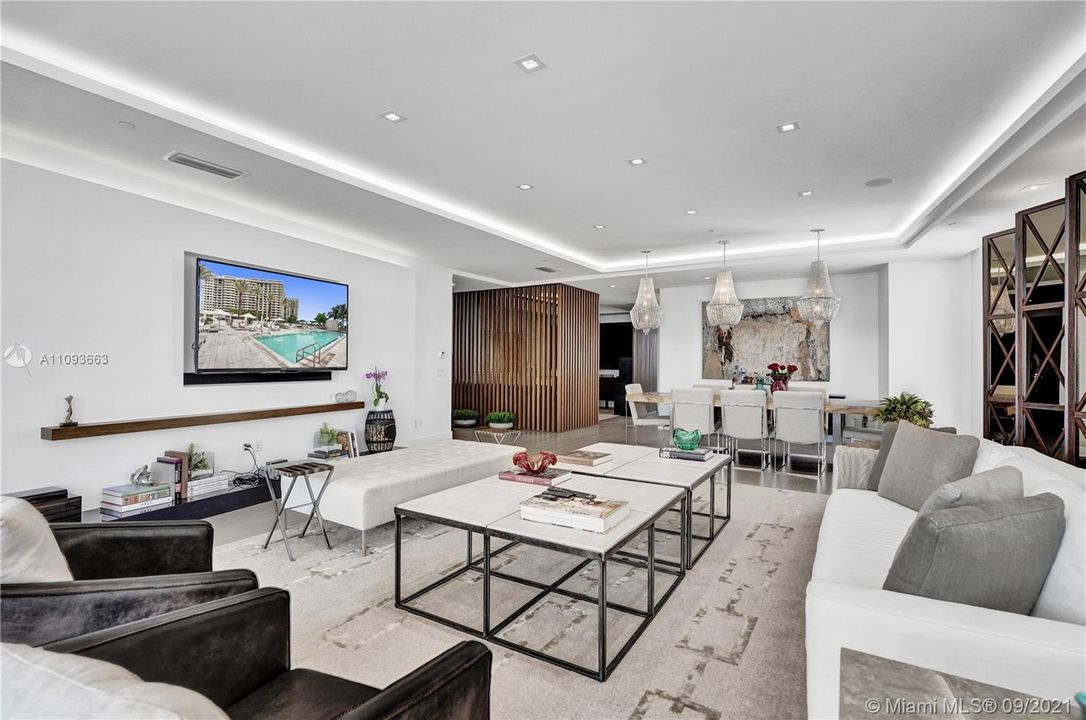 Recently Sold: $6,199,000 (3 beds, 3 baths, 3524 Square Feet)