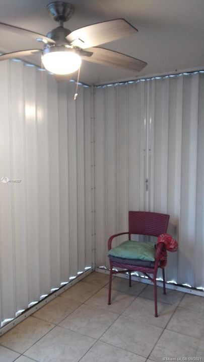 Vendido Recientemente: $169,000 (2 camas, 2 baños, 1120 Pies cuadrados)