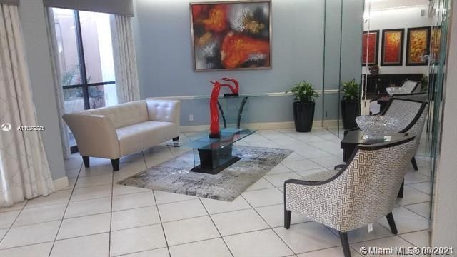 Vendido Recientemente: $169,000 (2 camas, 2 baños, 1120 Pies cuadrados)