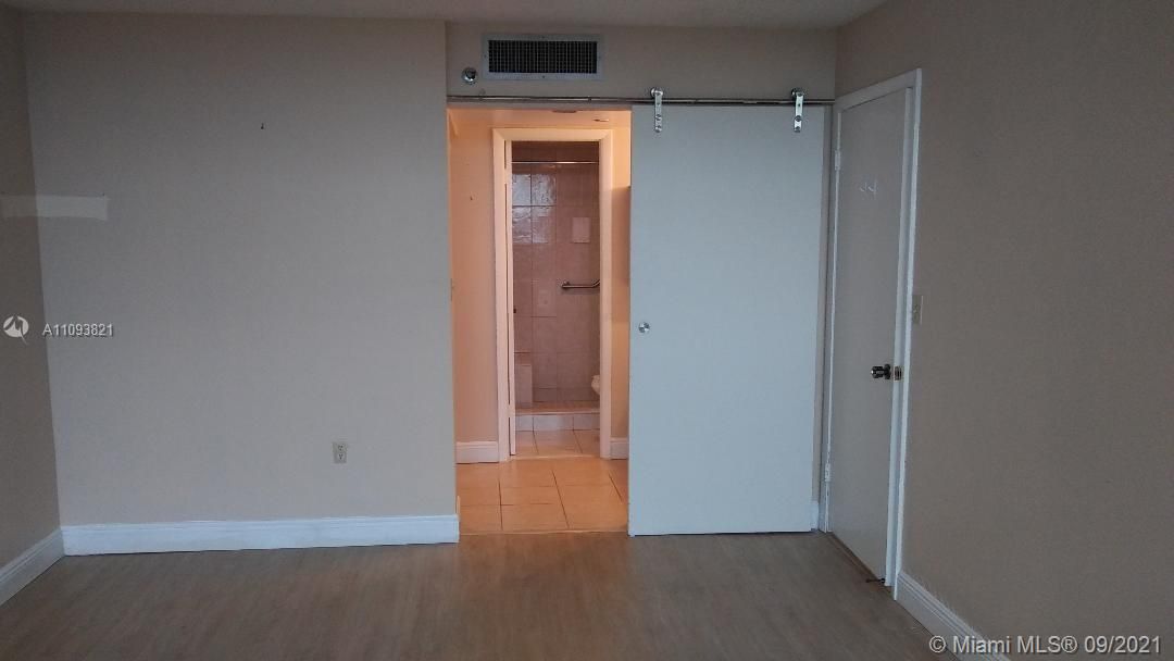 Vendido Recientemente: $169,000 (2 camas, 2 baños, 1120 Pies cuadrados)