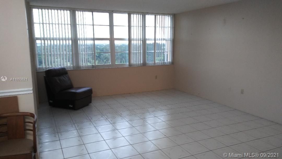 Vendido Recientemente: $169,000 (2 camas, 2 baños, 1120 Pies cuadrados)