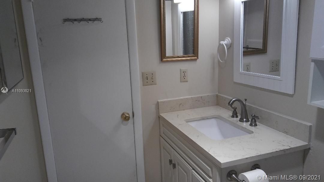 Vendido Recientemente: $169,000 (2 camas, 2 baños, 1120 Pies cuadrados)