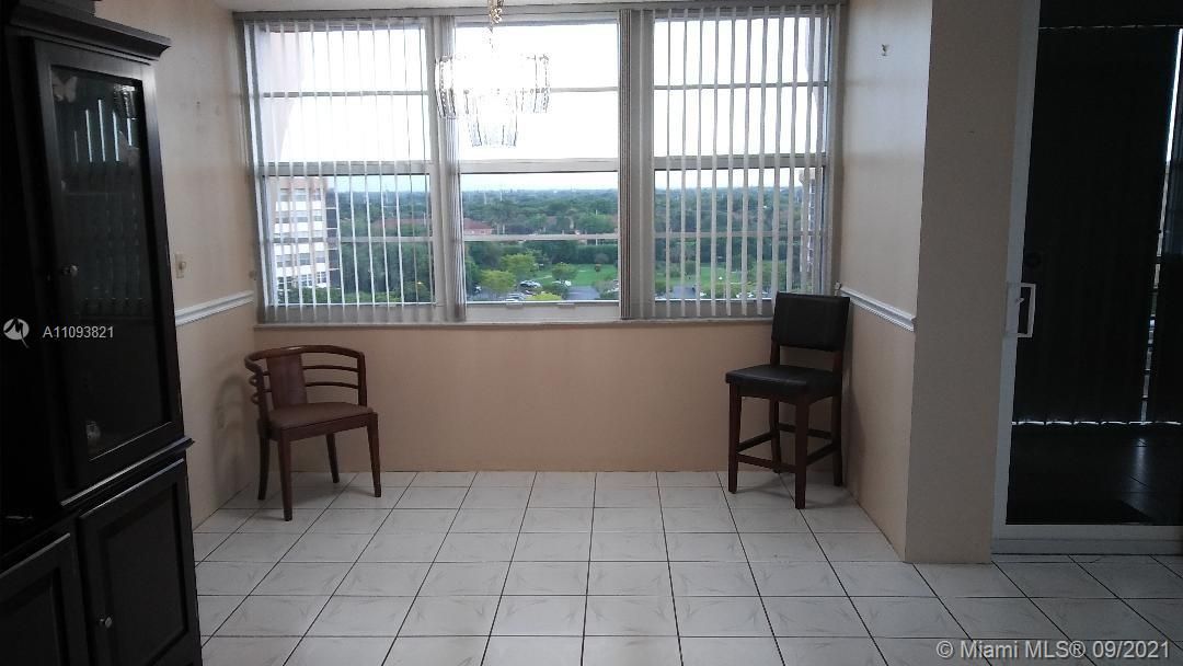Vendido Recientemente: $169,000 (2 camas, 2 baños, 1120 Pies cuadrados)