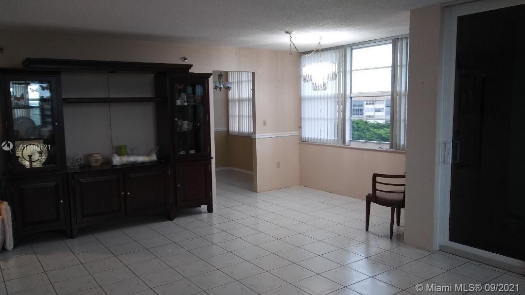 Vendido Recientemente: $169,000 (2 camas, 2 baños, 1120 Pies cuadrados)