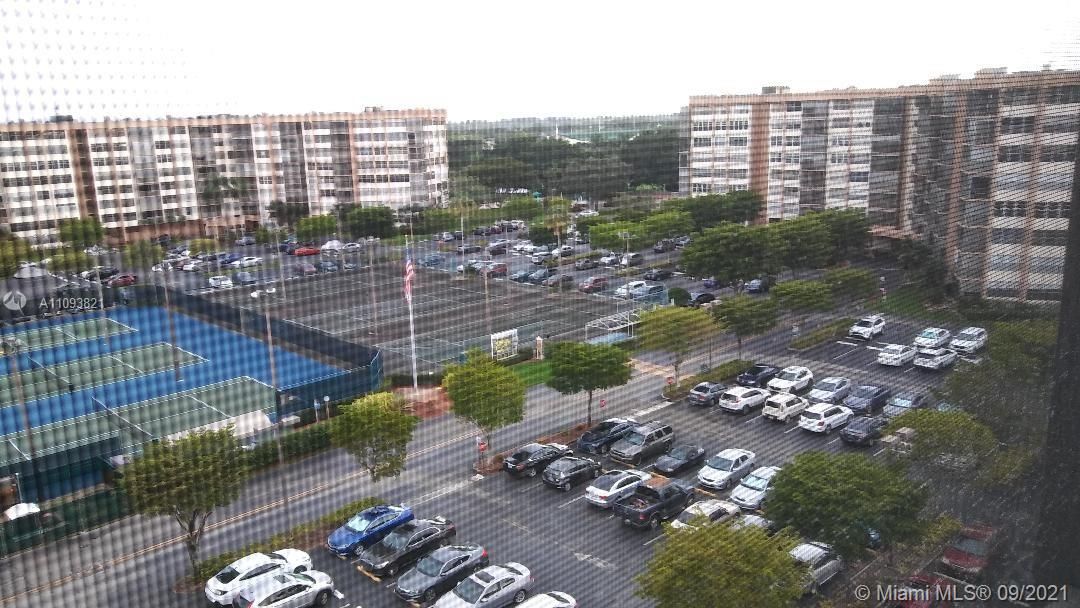 Vendido Recientemente: $169,000 (2 camas, 2 baños, 1120 Pies cuadrados)