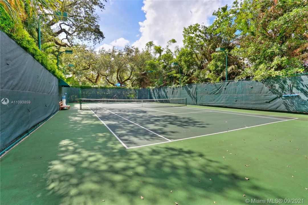 Recently Sold: $2,700,000 (3 beds, 3 baths, 2640 Square Feet)