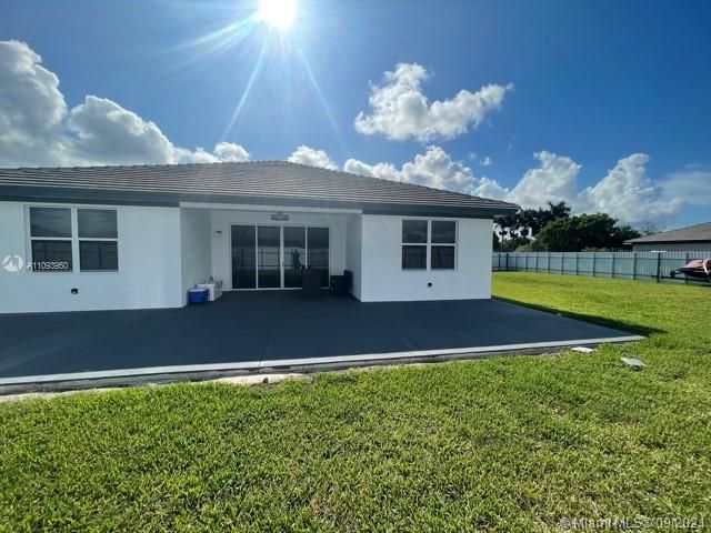 最近租的: $3,500 (3 贝兹, 2 浴室, 1979 平方英尺)