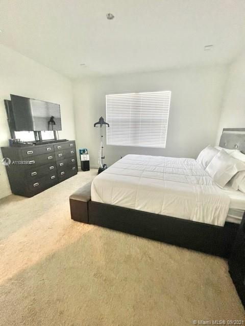 最近租的: $3,500 (3 贝兹, 2 浴室, 1979 平方英尺)