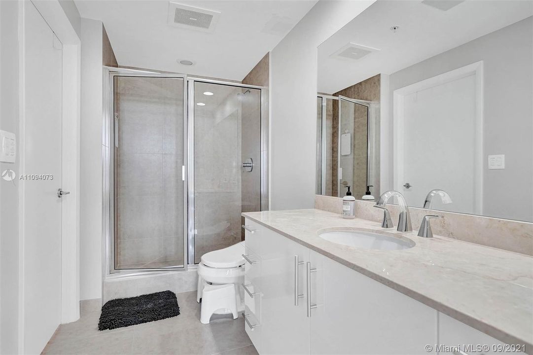 Recently Sold: $570,000 (2 beds, 2 baths, 1120 Square Feet)