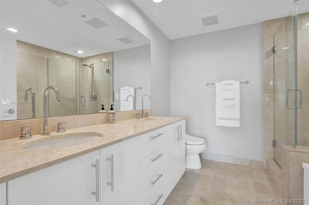 Recently Sold: $570,000 (2 beds, 2 baths, 1120 Square Feet)