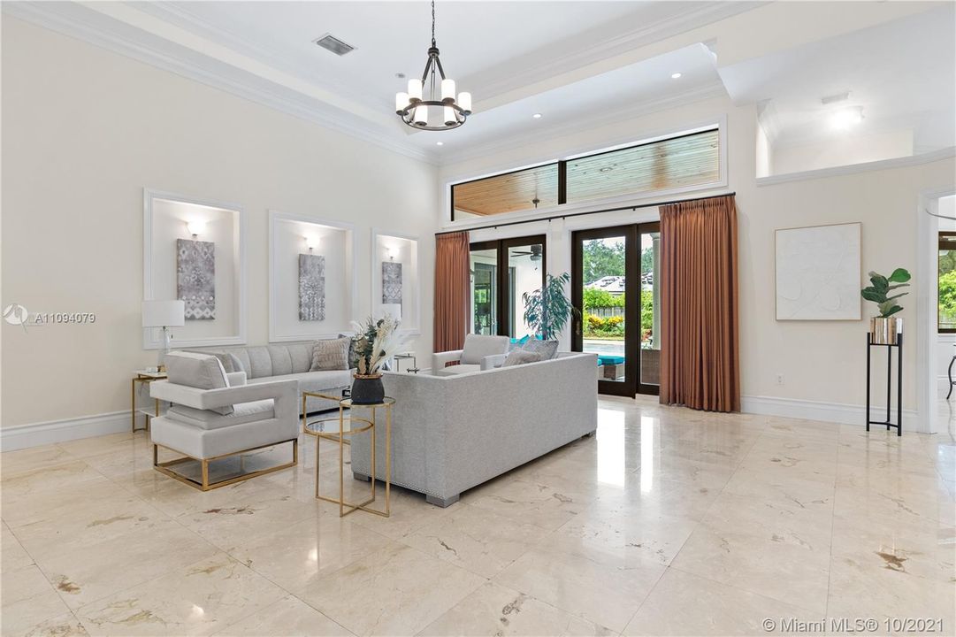 Recently Sold: $2,100,000 (5 beds, 5 baths, 4351 Square Feet)