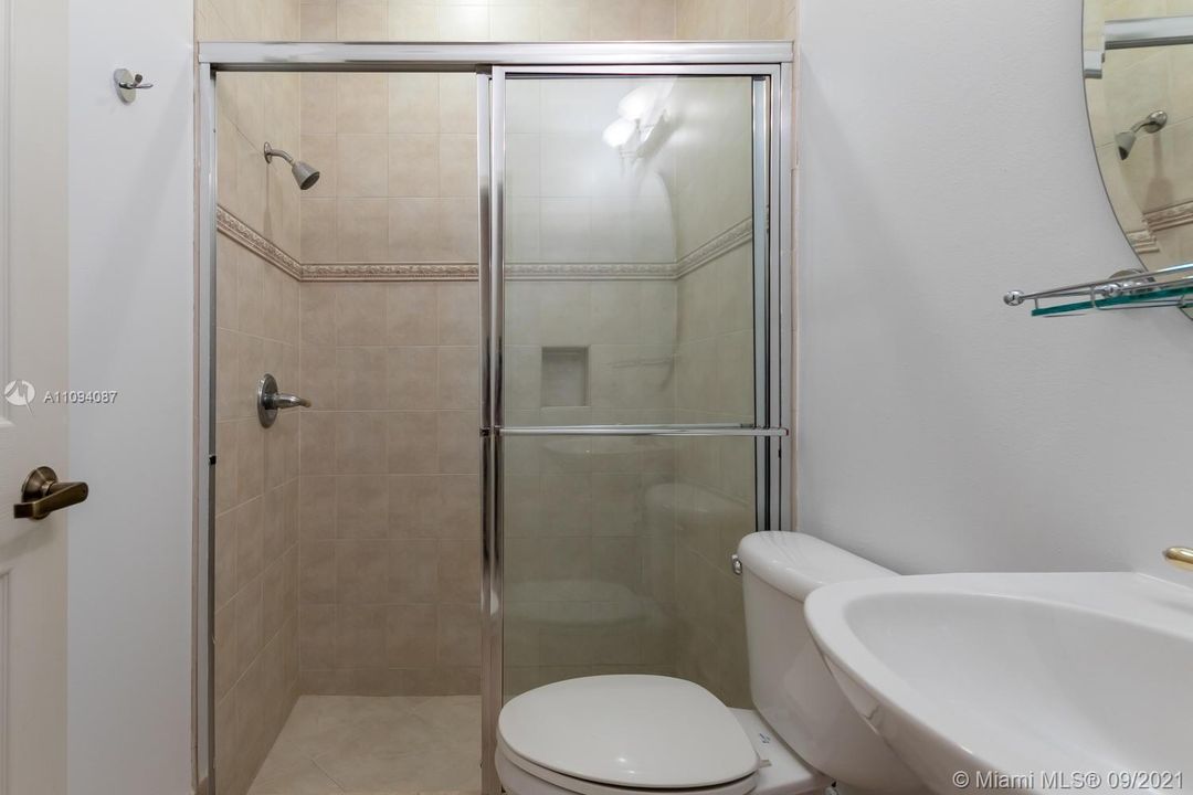 最近租的: $5,000 (5 贝兹, 3 浴室, 2509 平方英尺)
