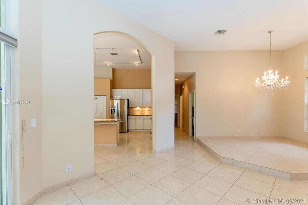 Recently Rented: $5,000 (5 beds, 3 baths, 2509 Square Feet)