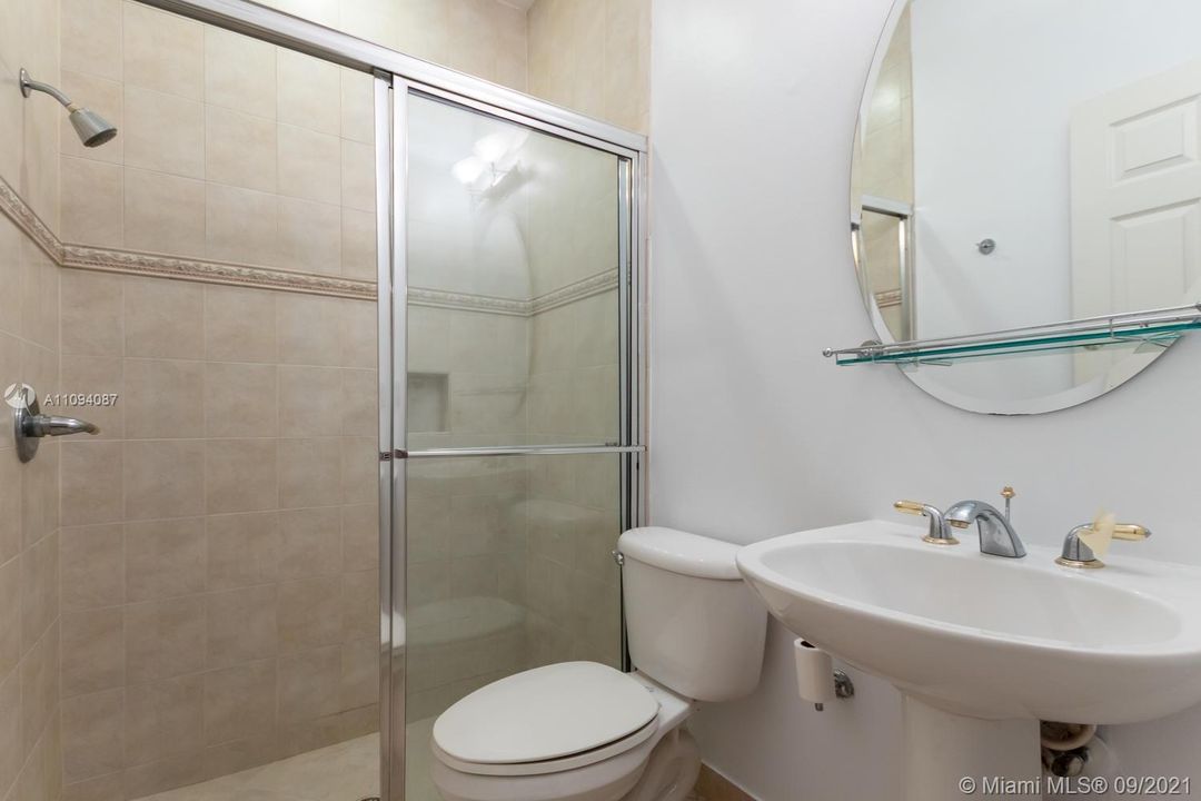 最近租的: $5,000 (5 贝兹, 3 浴室, 2509 平方英尺)