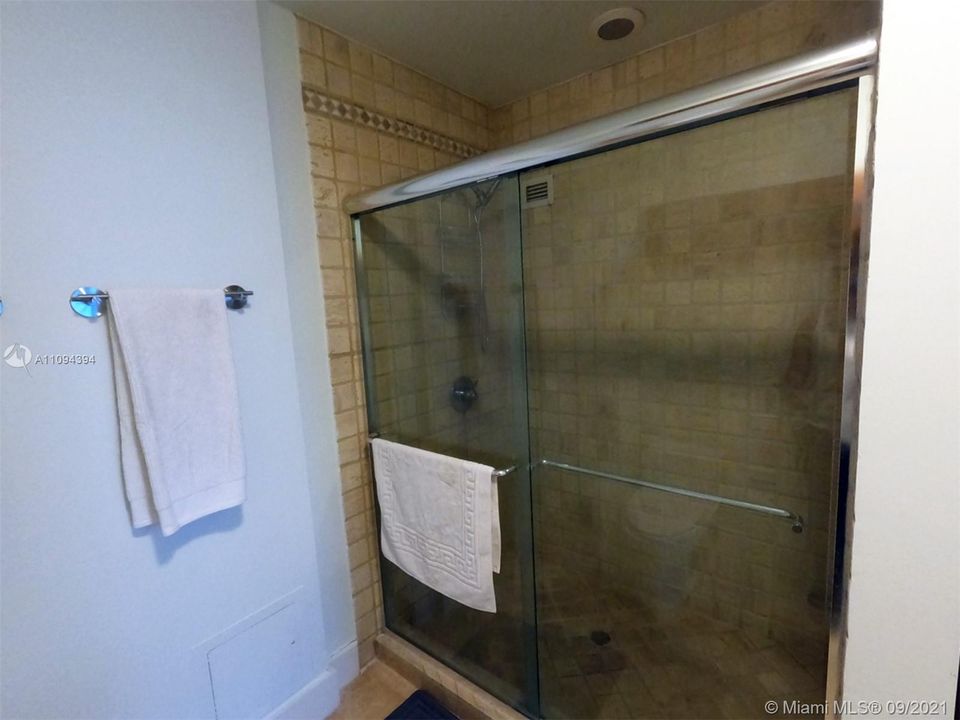 Недавно арендовано: $7,500 (1 спален, 1 ванн, 880 Квадратных фут)