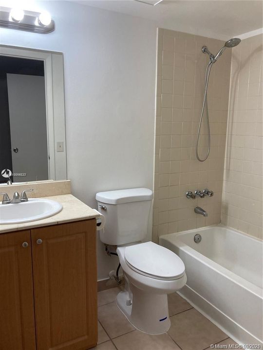 Недавно арендовано: $1,650 (2 спален, 2 ванн, 1016 Квадратных фут)