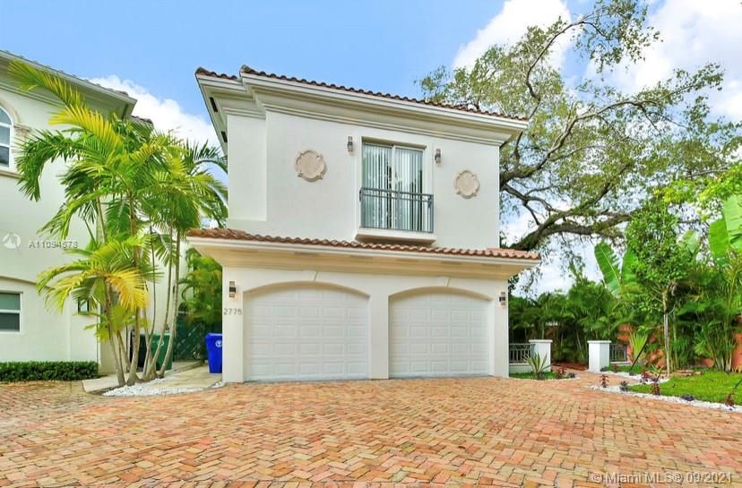 Recently Sold: $2,300,000 (5 beds, 5 baths, 3285 Square Feet)