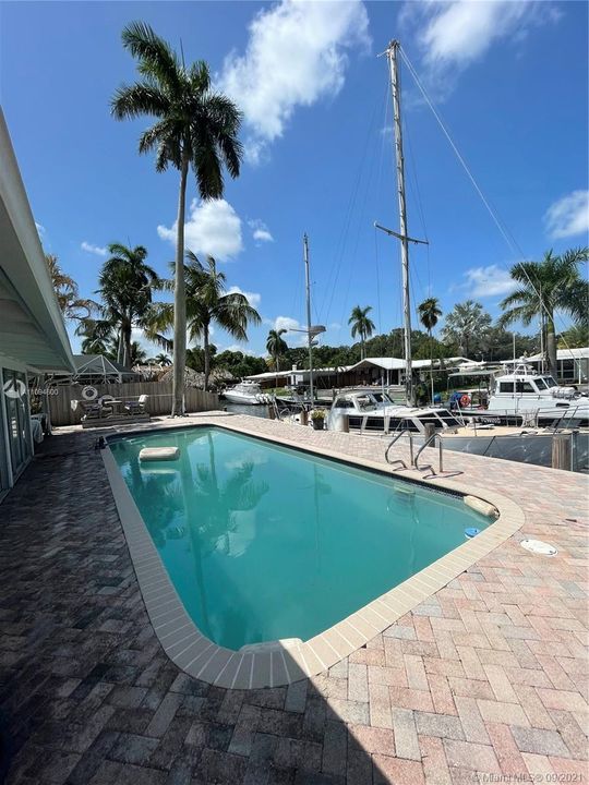 Recently Sold: $549,000 (3 beds, 2 baths, 1450 Square Feet)