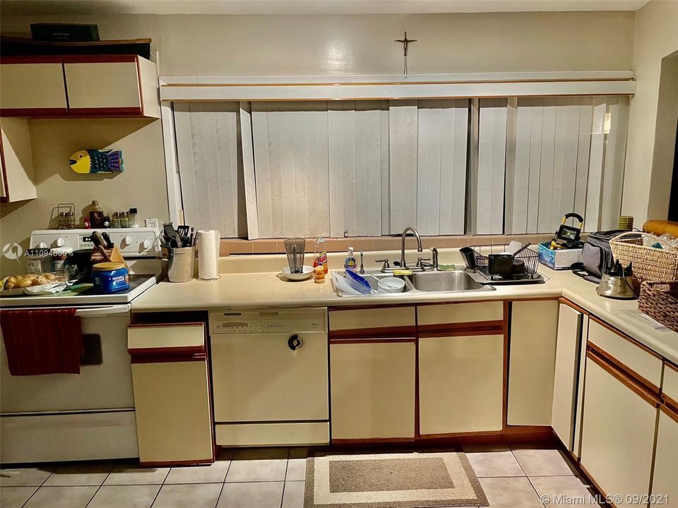 Recently Sold: $549,000 (3 beds, 2 baths, 1450 Square Feet)