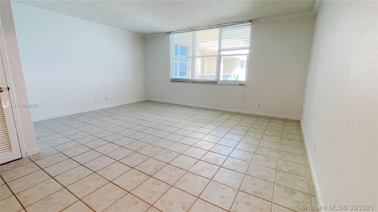 Recently Rented: $1,800 (0 beds, 1 baths, 486 Square Feet)