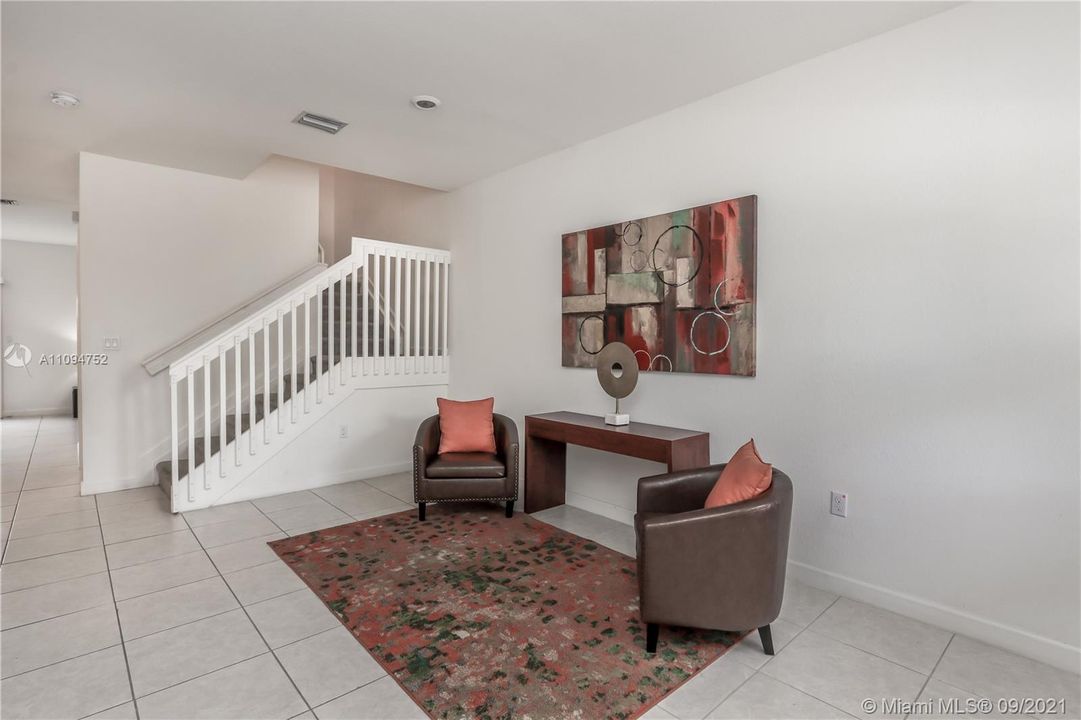 Recently Sold: $450,000 (3 beds, 2 baths, 1696 Square Feet)