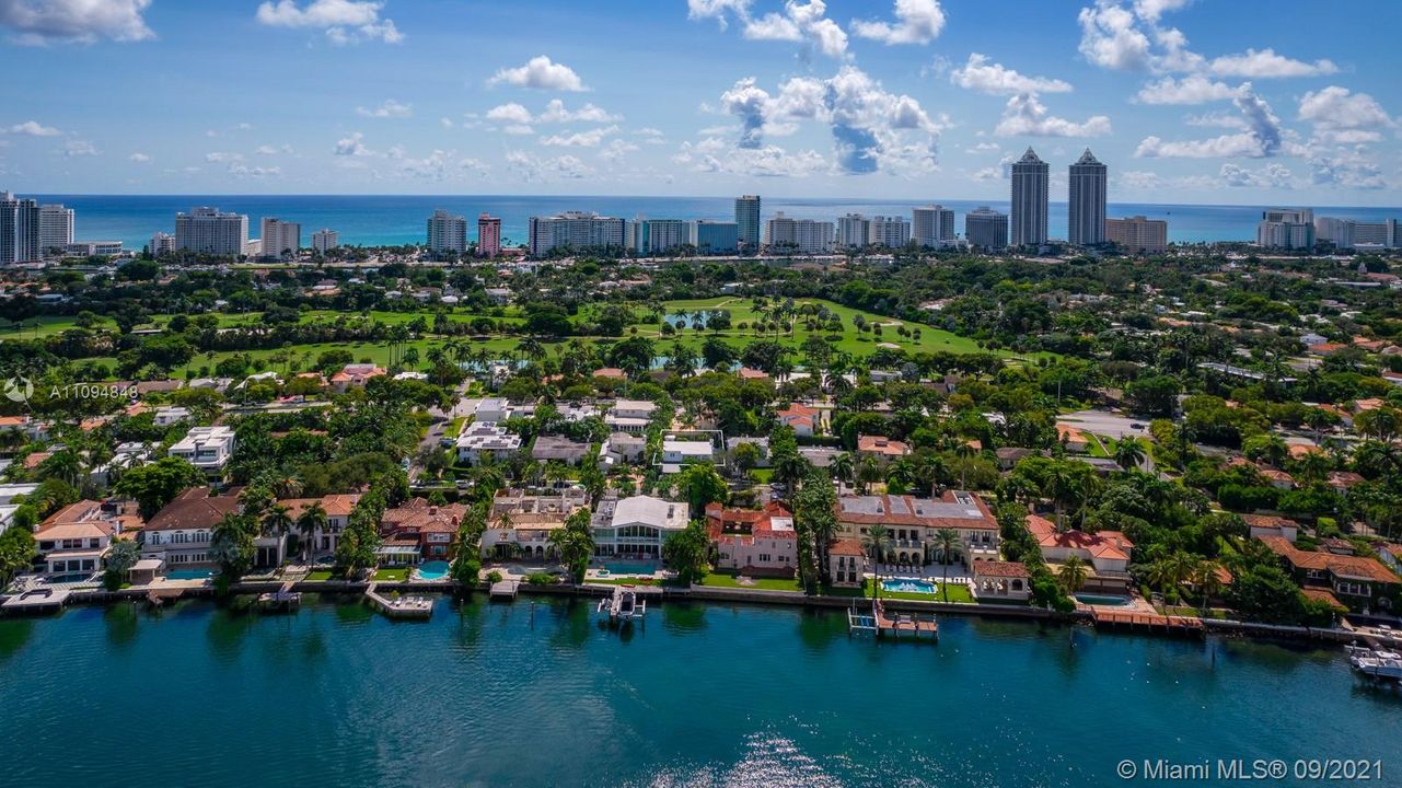Recently Sold: $3,850,000 (4 beds, 3 baths, 2708 Square Feet)