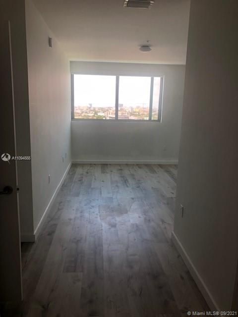 Recently Sold: $505,000 (2 beds, 2 baths, 925 Square Feet)