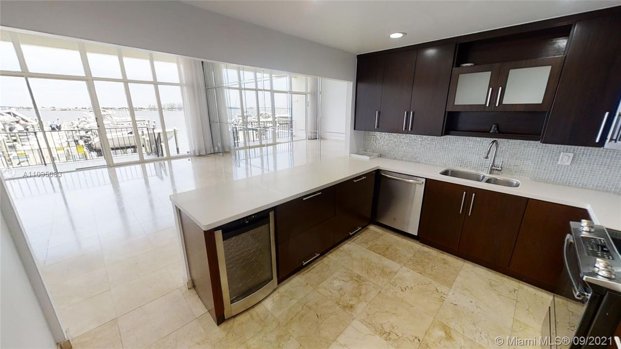 Recently Sold: $1,550,000 (2 beds, 2 baths, 1839 Square Feet)