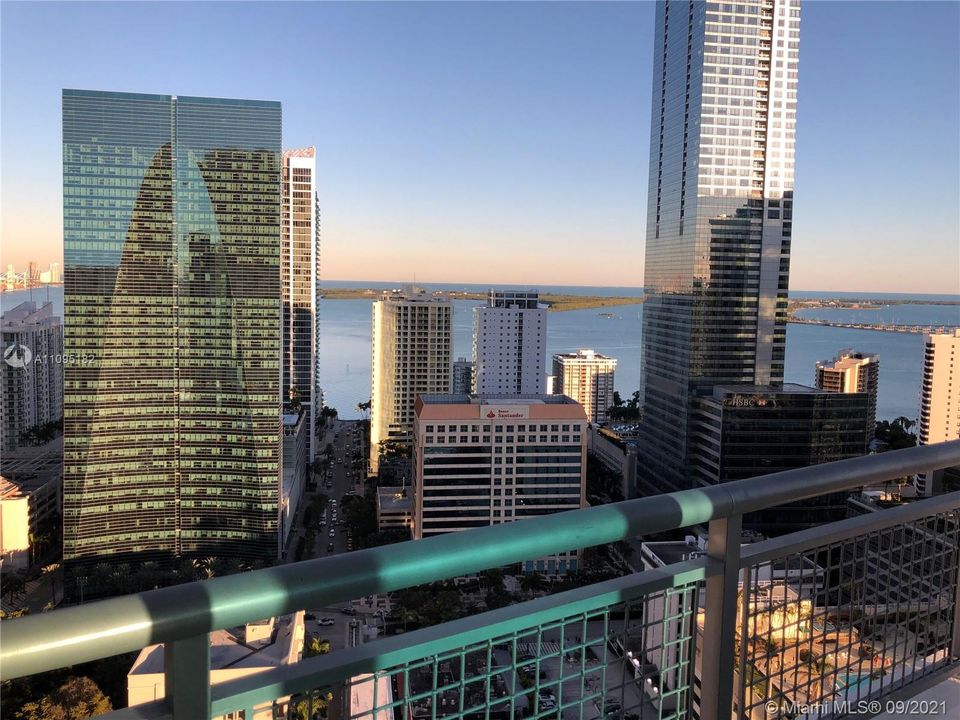 Recently Rented: $7,500 (3 beds, 3 baths, 2196 Square Feet)