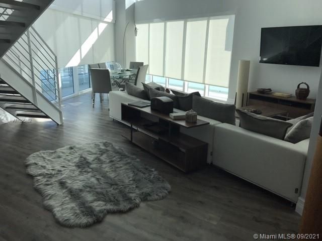 Recently Rented: $7,500 (3 beds, 3 baths, 2196 Square Feet)