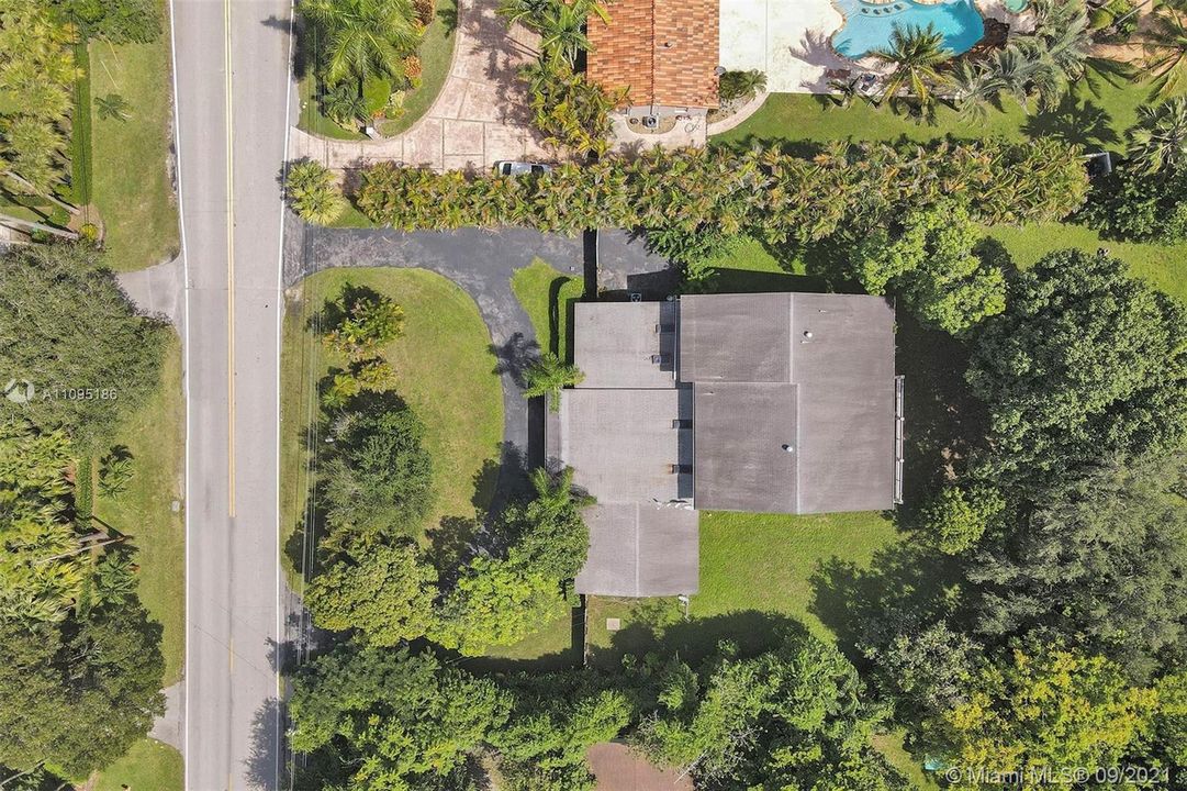 Recently Sold: $1,075,000 (8 beds, 5 baths, 6954 Square Feet)