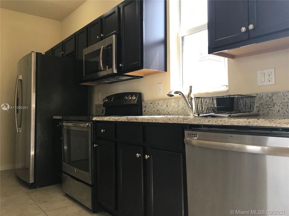 Recently Rented: $1,250 (0 beds, 1 baths, 2312 Square Feet)
