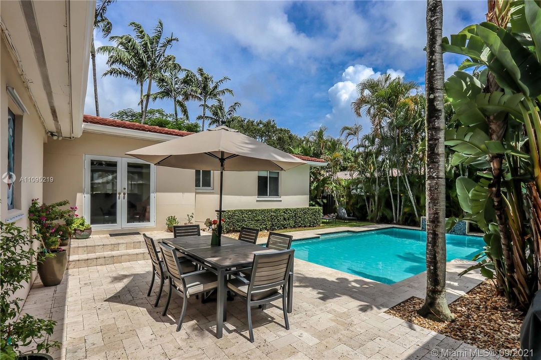Recently Sold: $1,099,000 (4 beds, 3 baths, 3437 Square Feet)