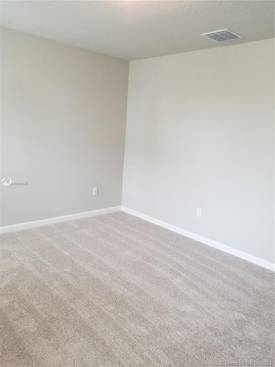 Recently Rented: $2,700 (3 beds, 2 baths, 0 Square Feet)