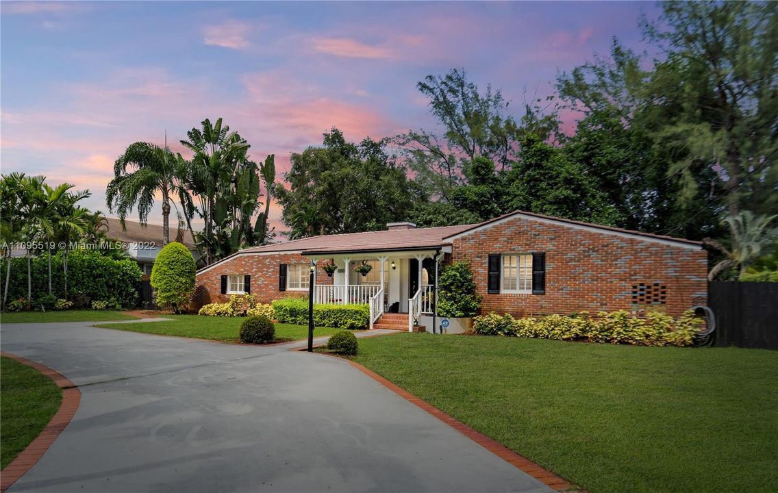 Recently Sold: $1,425,000 (3 beds, 2 baths, 2056 Square Feet)