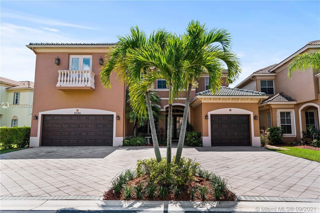 Recently Sold: $750,000 (5 beds, 5 baths, 4394 Square Feet)