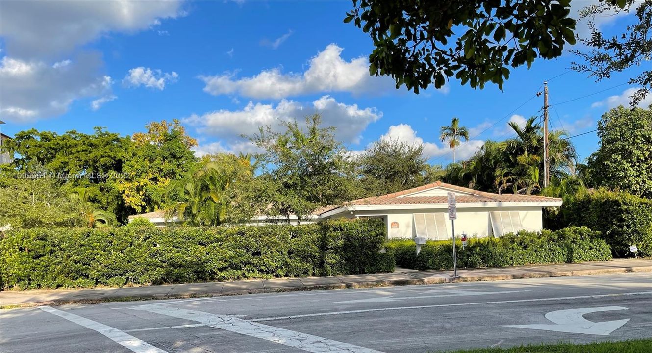 Recently Sold: $1,549,000 (0 beds, 0 baths, 2067 Square Feet)