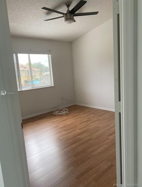 Recently Rented: $1,700 (2 beds, 2 baths, 900 Square Feet)