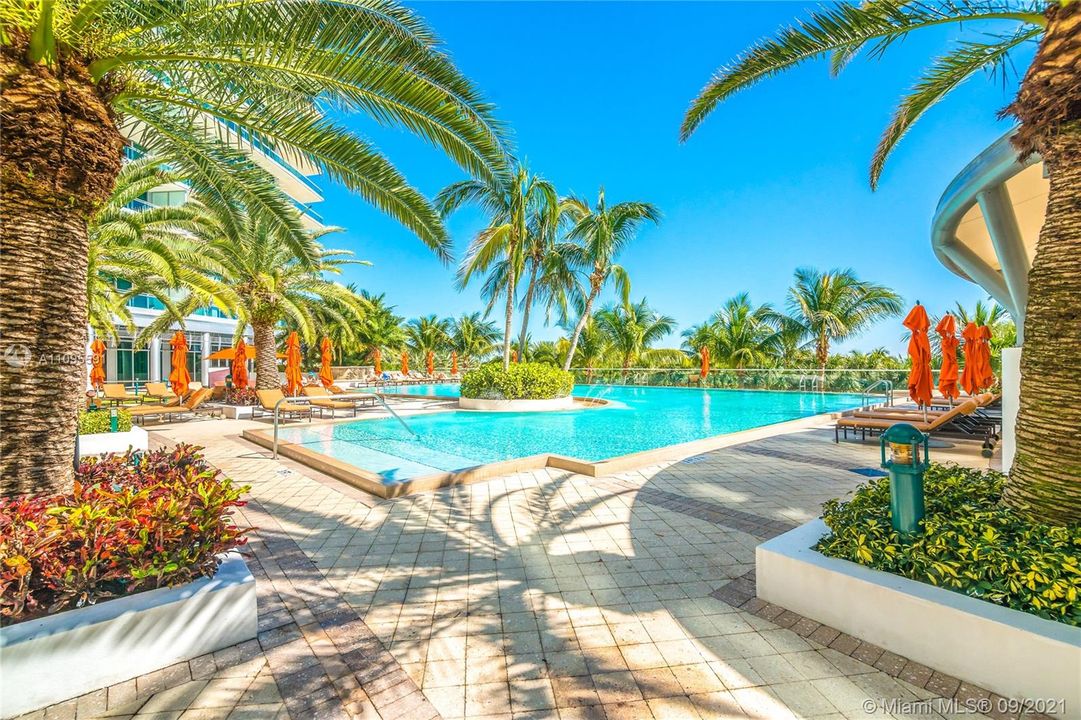 Recently Sold: $2,500,000 (2 beds, 2 baths, 2009 Square Feet)