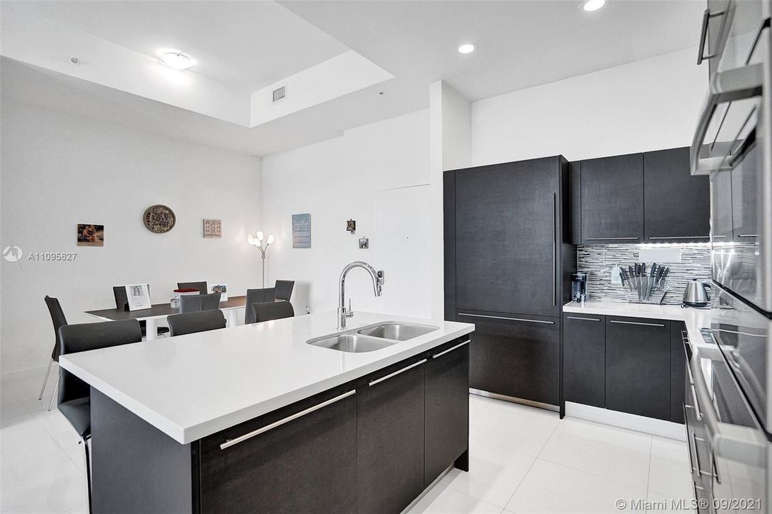 Recently Sold: $385,000 (2 beds, 2 baths, 1130 Square Feet)