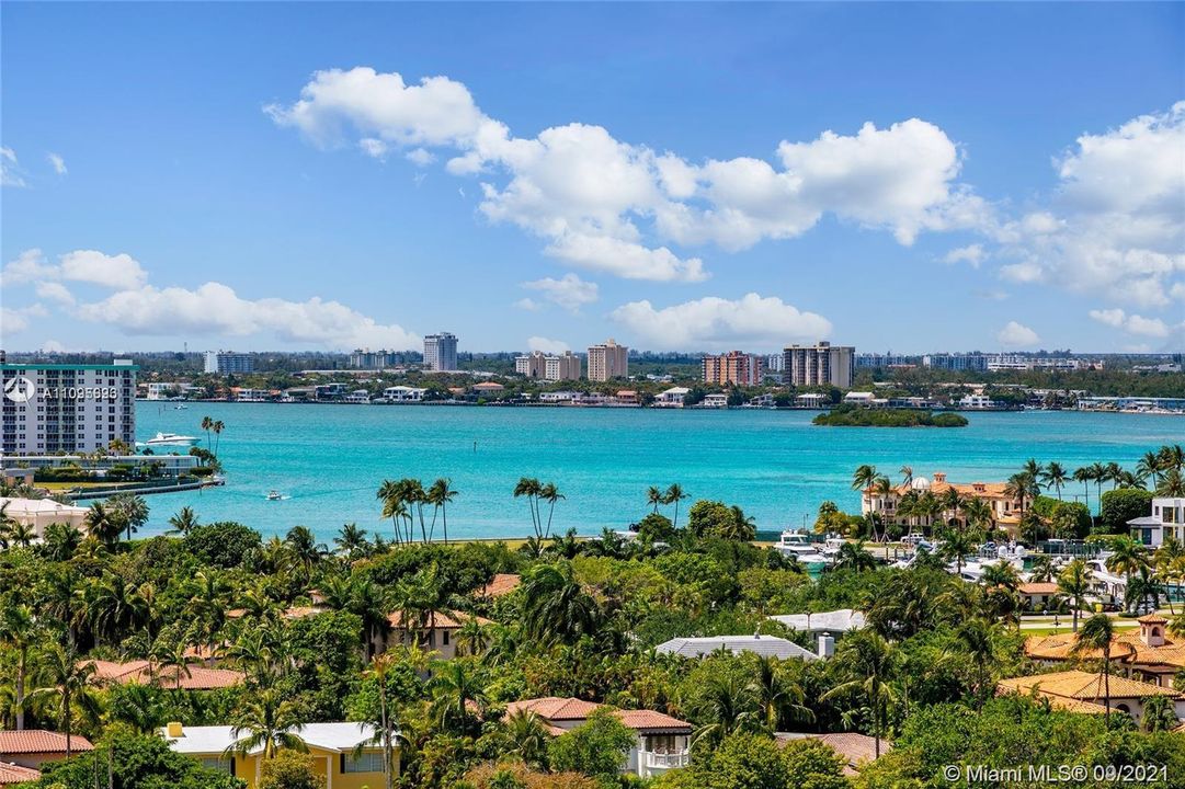 Recently Sold: $1,499,000 (2 beds, 3 baths, 2525 Square Feet)