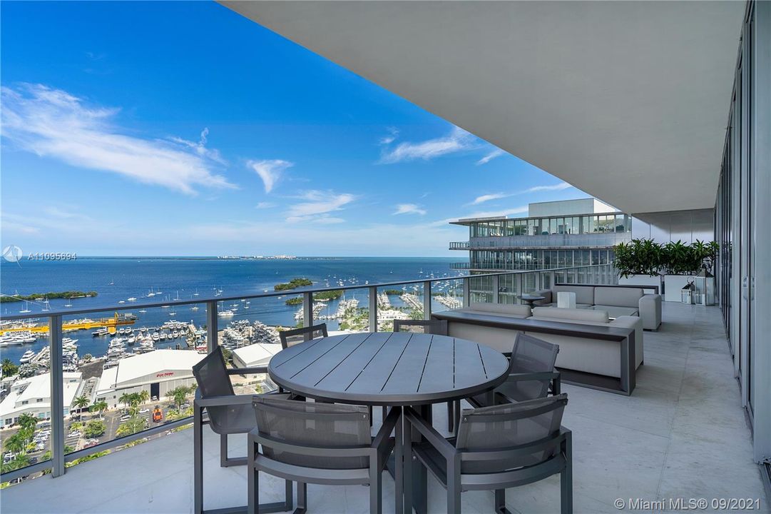 Recently Sold: $12,500,000 (4 beds, 4 baths, 5216 Square Feet)