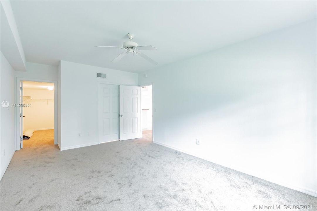 Recently Sold: $179,900 (1 beds, 1 baths, 713 Square Feet)