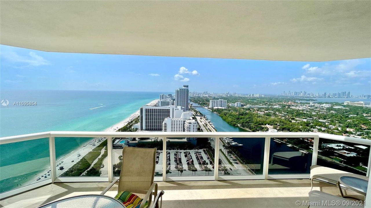 Recently Sold: $1,495,000 (2 beds, 2 baths, 1490 Square Feet)