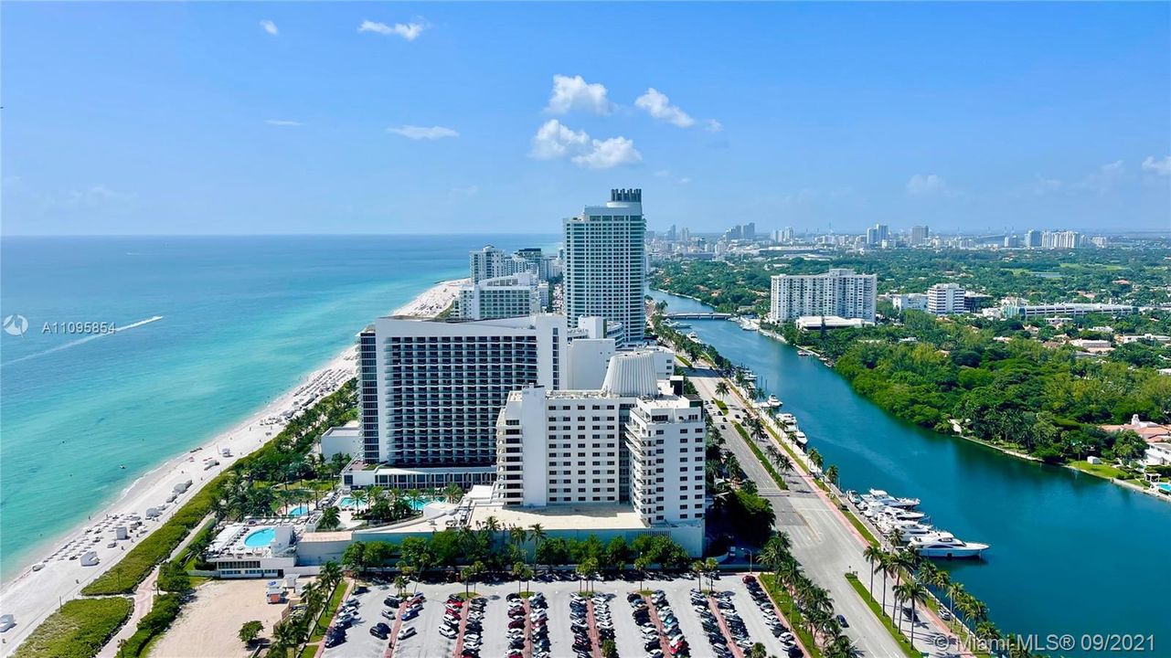 Recently Sold: $1,495,000 (2 beds, 2 baths, 1490 Square Feet)