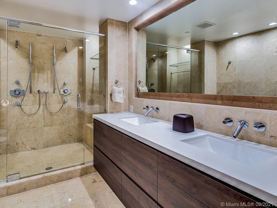 最近租的: $5,500 (2 贝兹, 2 浴室, 1700 平方英尺)