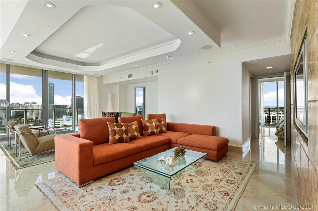 Recently Sold: $1,599,000 (3 beds, 3 baths, 2308 Square Feet)